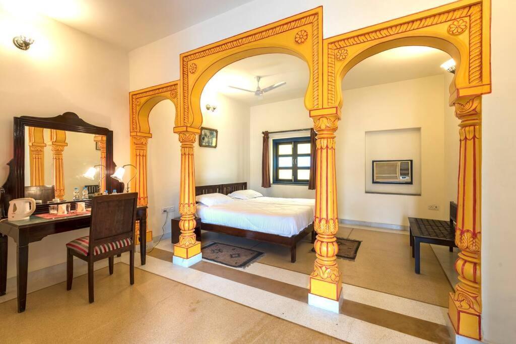 Haveli Kalwara - A Heritage Hotel Джапур Экстерьер фото
