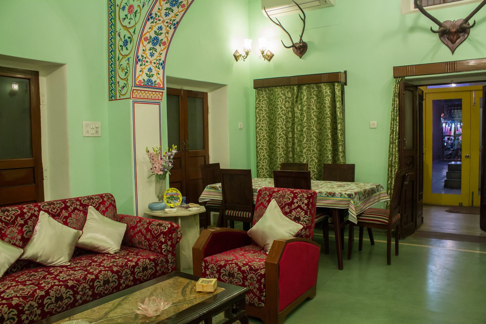 Haveli Kalwara - A Heritage Hotel Джапур Экстерьер фото